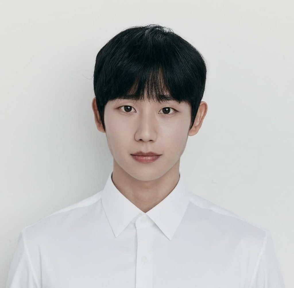 Jung Hae-in - Instagram holyhaein - 2022