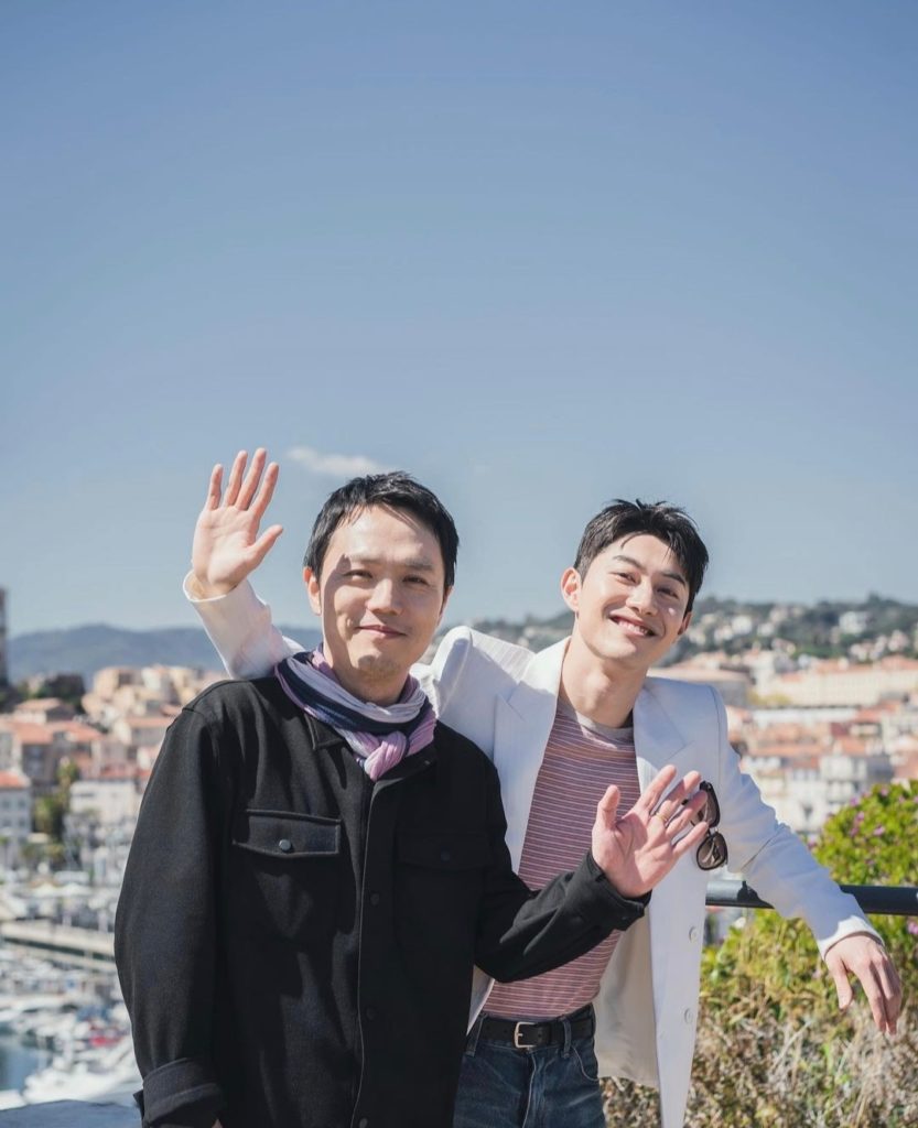 |kwakdongyeon0 - Instagram - 2022 - Kwak Dong-yeon à Cannes avec les réalisateur Jang Kun-jae
